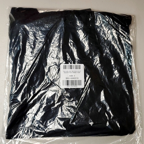 ❤️NWT VINTAGE TORRID CAMI - BLACK WOVEN EYELET SWING TANK - PLUS SIZE - Picture 3 of 14